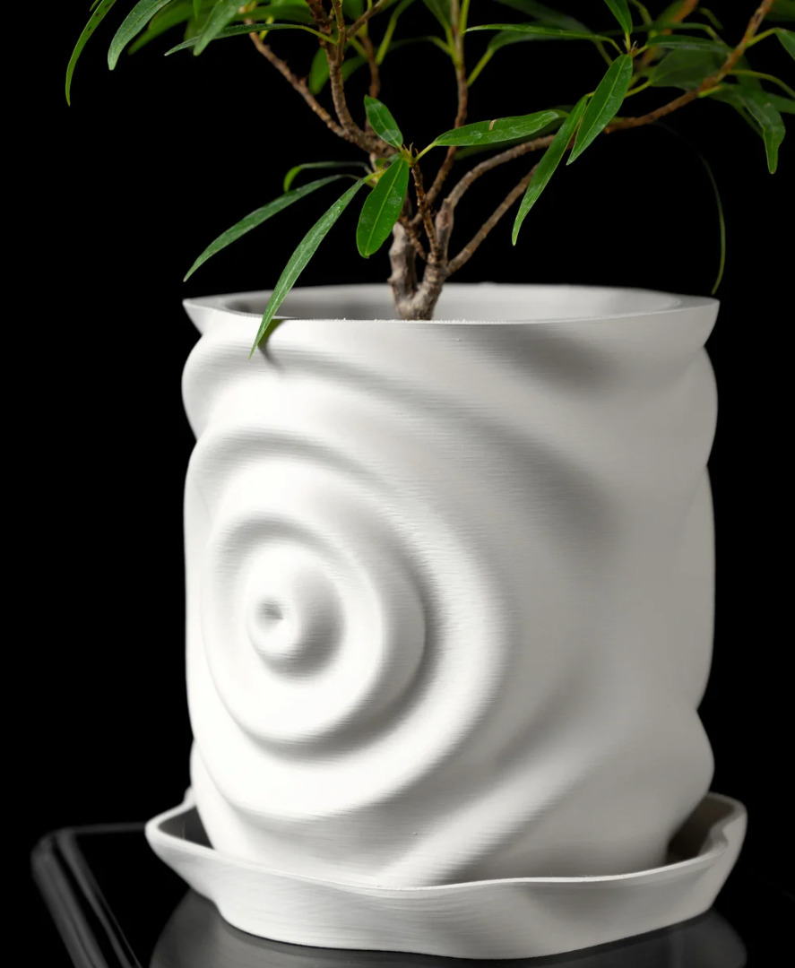 Maceta con forma de gota de agua
